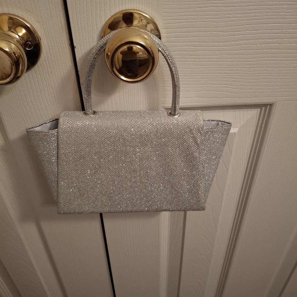 Silver Purse - Picture 2 of 4